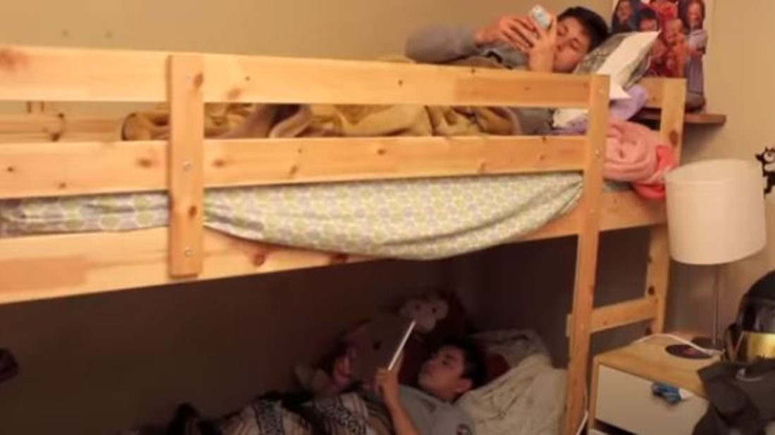 How Much Weight Can A Top Bunk Hold, How Much Weight Can A Wooden Bed Frame Hold
